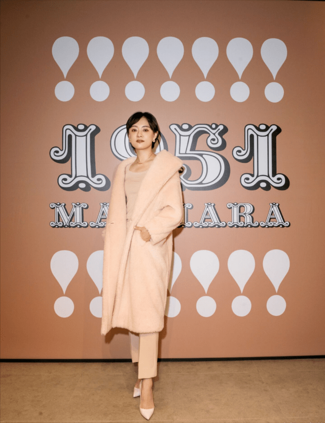 廓形 孙俪凹时尚造型再翻车！穿大火的泰迪熊大衣亮相，造型更像睡衣