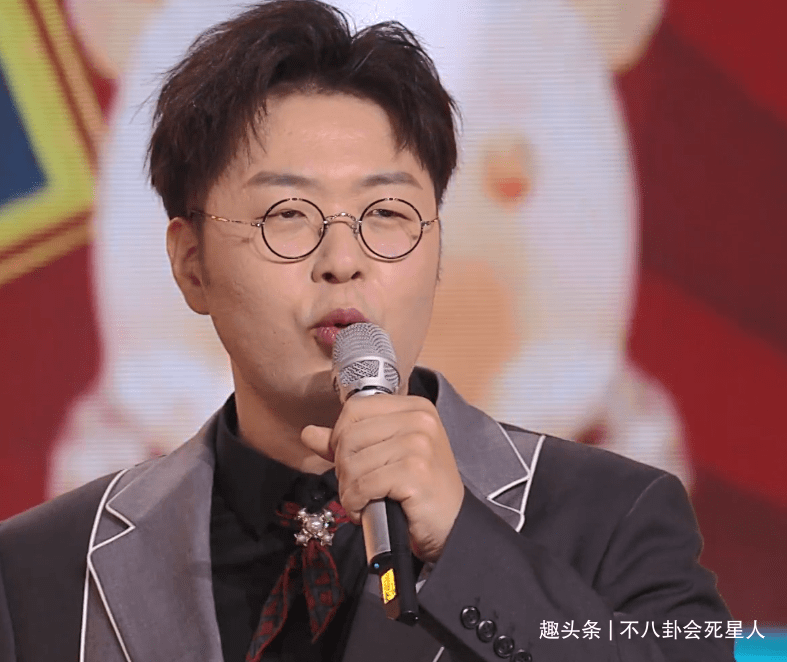 何炅嘴|芒果元宵会槽点多:何炅嘴瓢,沈梦辰戴美瞳扮老,四小花群魔乱舞