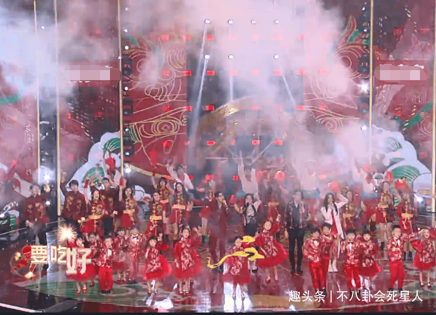 何炅嘴|芒果元宵会槽点多:何炅嘴瓢,沈梦辰戴美瞳扮老,四小花群魔乱舞