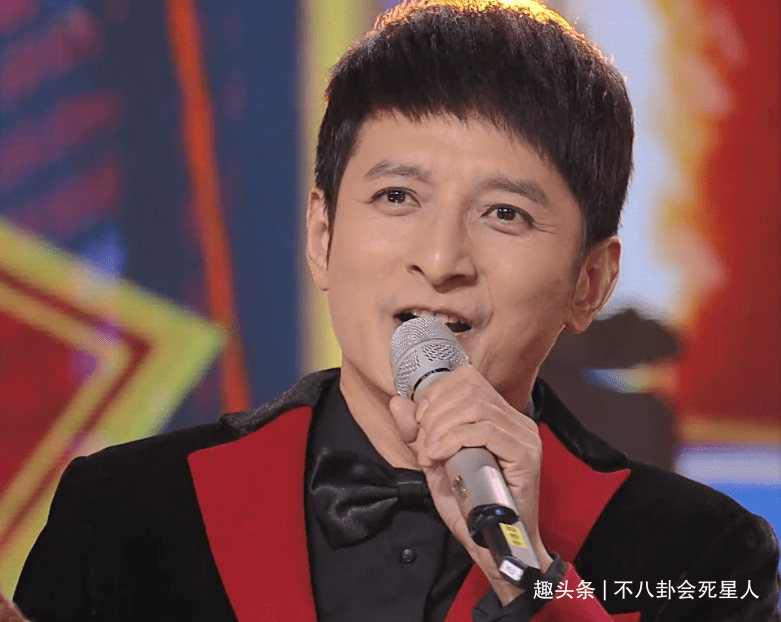 何炅嘴|芒果元宵会槽点多:何炅嘴瓢,沈梦辰戴美瞳扮老,四小花群魔乱舞