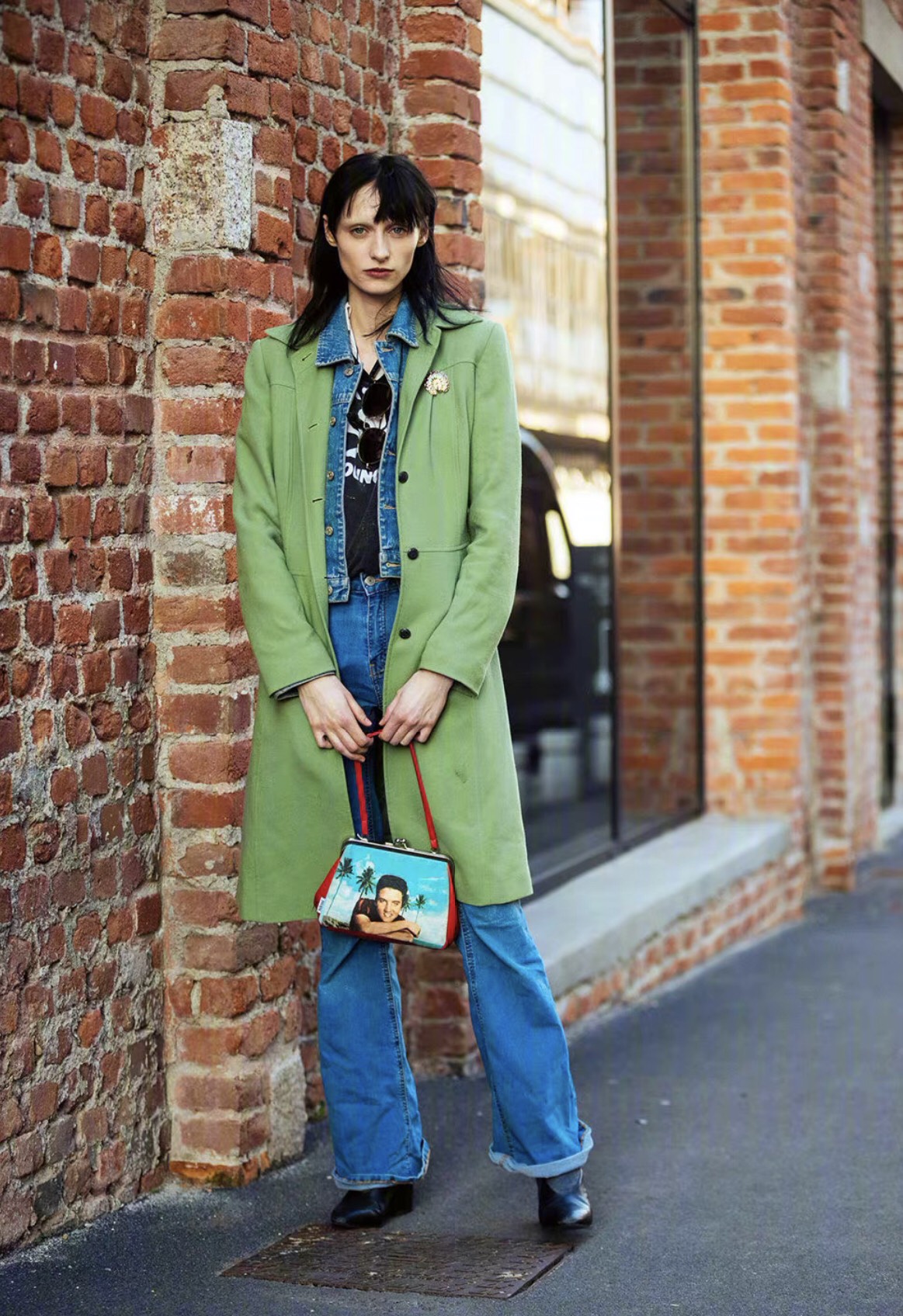 貂绒 温度与风度都要,秋冬季秀场外的模特在穿什么?快来看一看