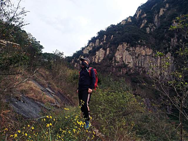 细节 时尚保暖，重磅登场：黑冰重磅开衫卫衣