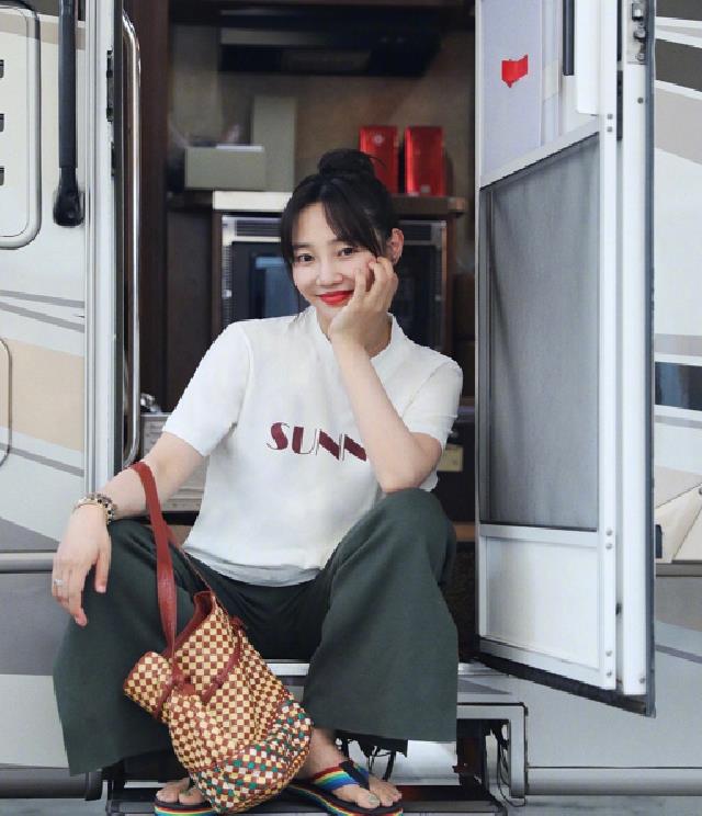 卓伟|白百何自曝拍完《门锁》后,买很多防身工具,还和闺蜜创建了暗号