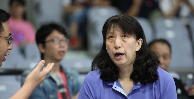 主教练|中国女排老队长出山，赖亚文加入教练组，助郎平剑指2024奥运会