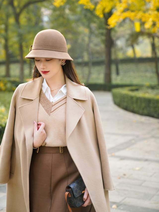 配饰 冬季最美的打开方式,“大衣+毛衣”才是王炸cp,保暖又洋气
