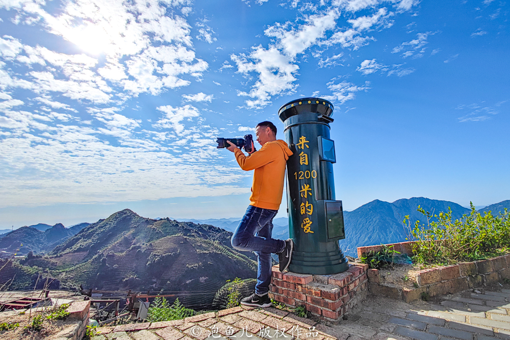 景区|广东大山发现神秘天池，常年水位不变，游客纳闷：这水是哪来的？