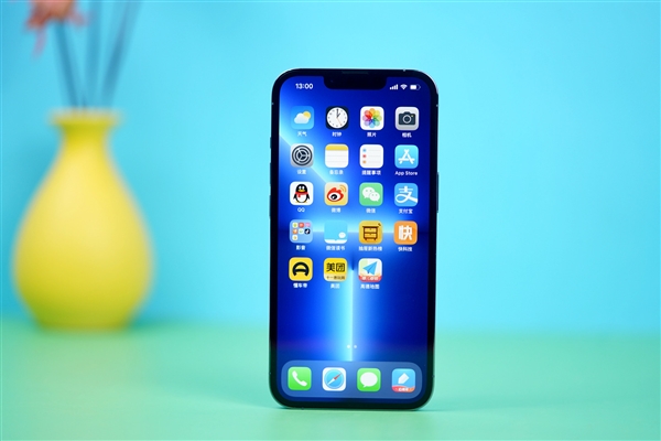 国产屏崛起！曝今年iPhone13用了300万块京东方OLED屏