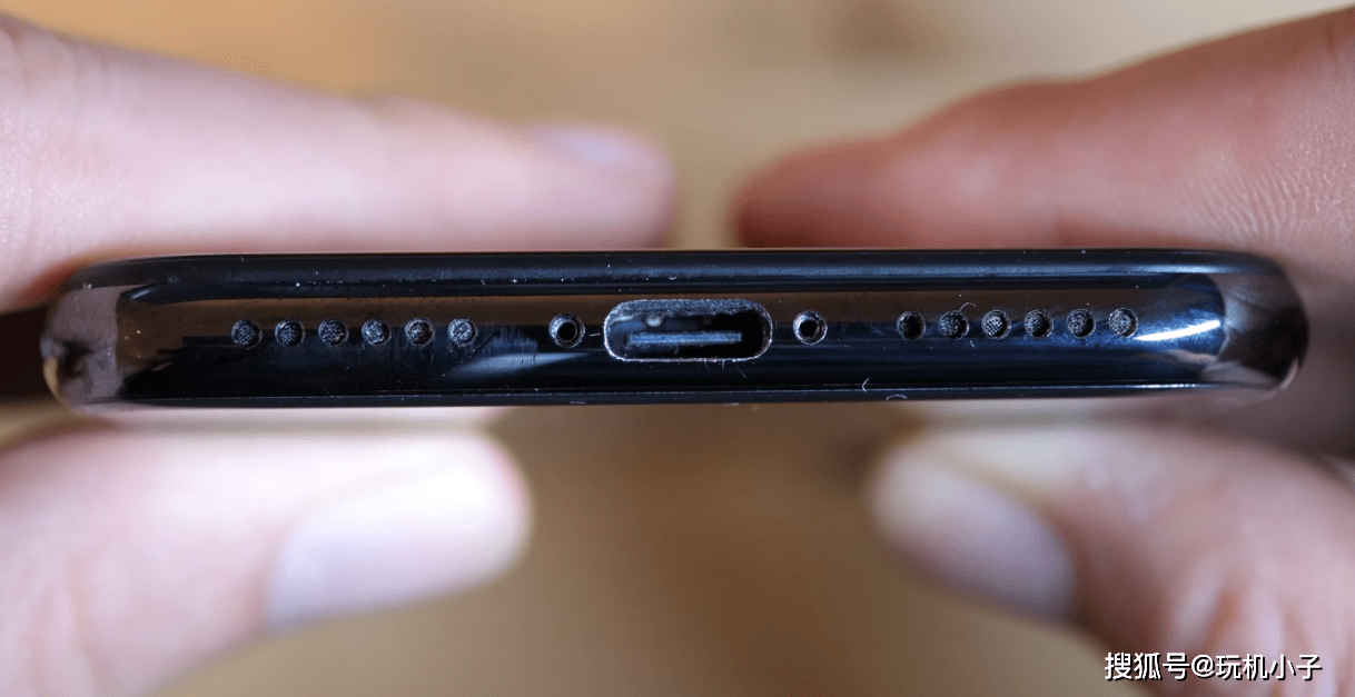 iPhone15系列USB-C数据线曝光 ef14b555be224d9da6854621d0c94dd5.png