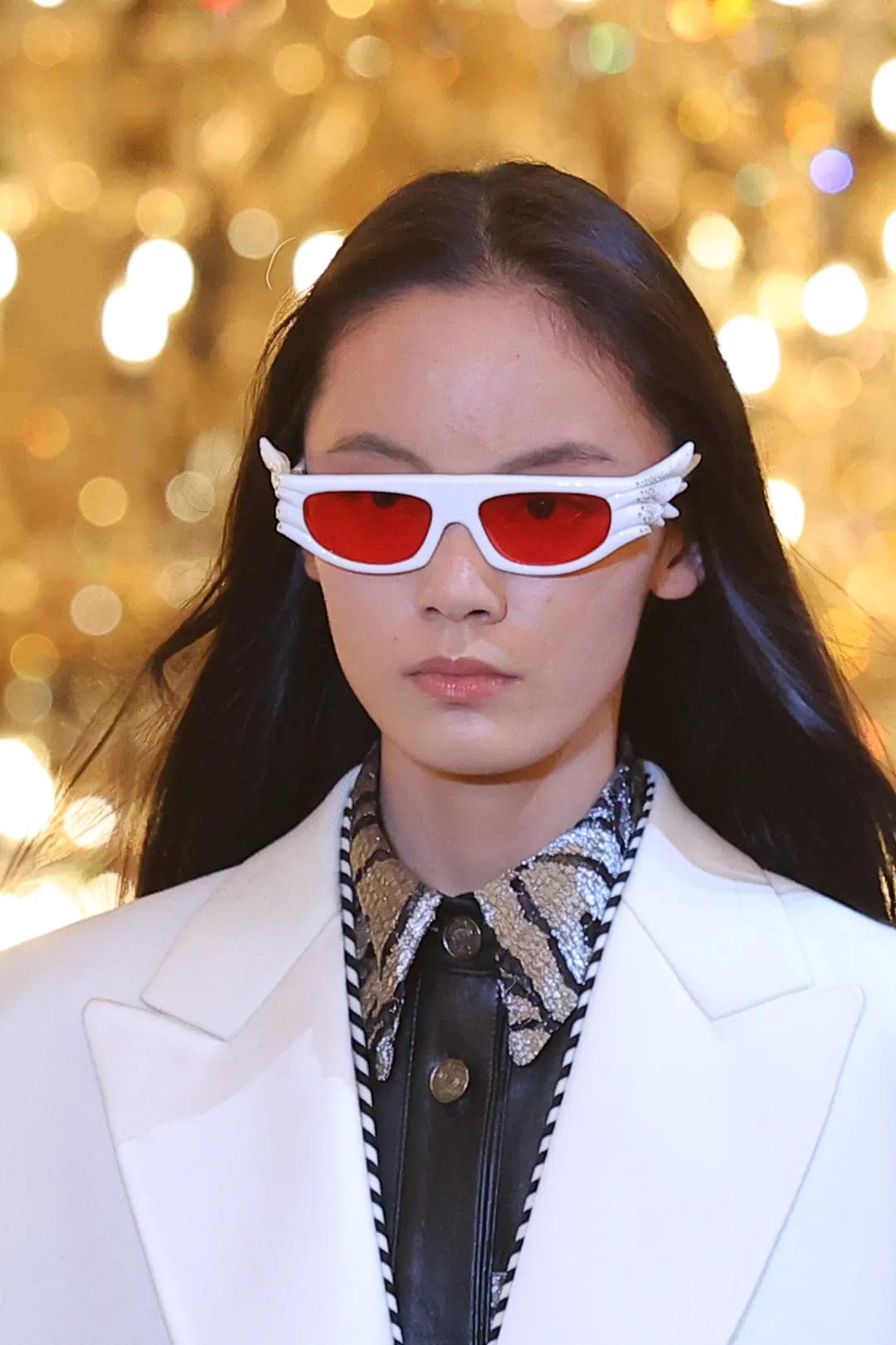 Vuitton 路易威登运1200盏华灯来上海办舞会,章子怡刘嘉玲舒淇全来了!