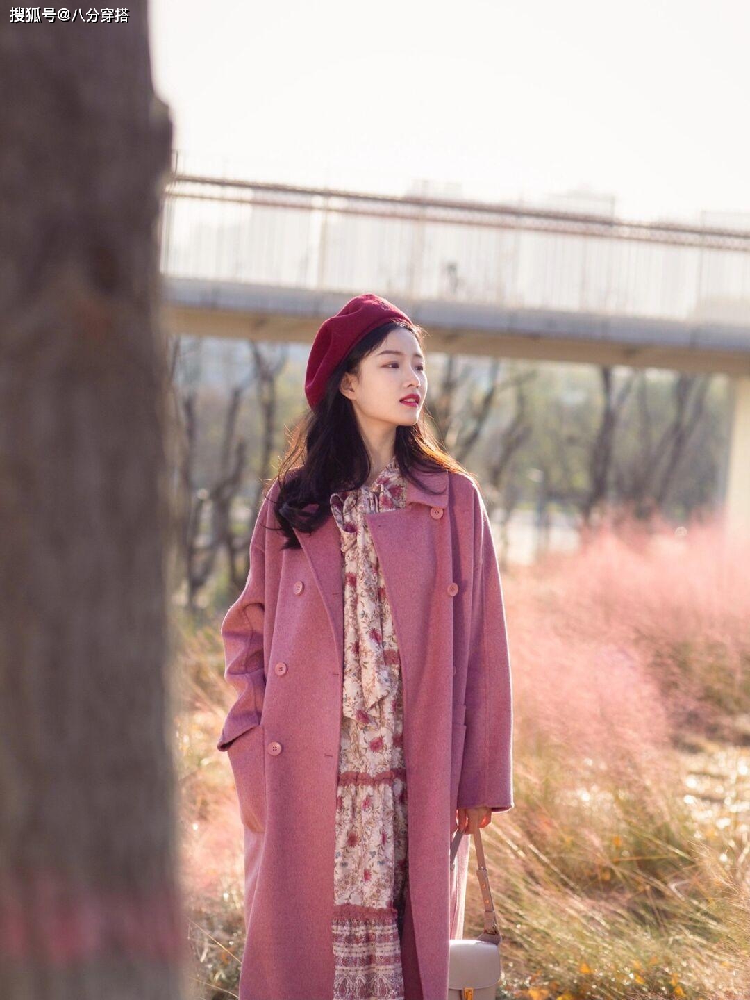 黑色 冬天穿大衣最好选这几个颜色,温柔显白不挑人,黑黄皮也能驾驭