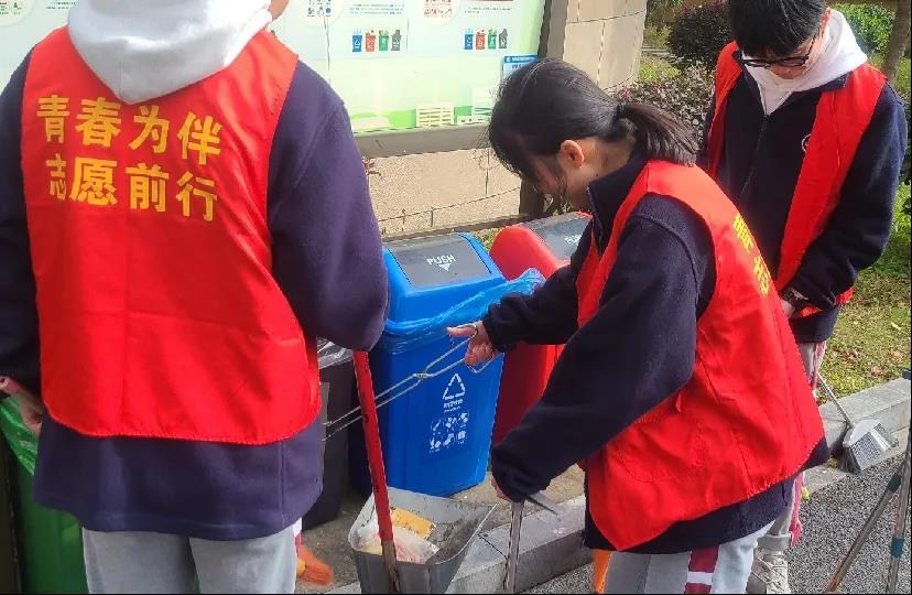 杭州新理想高中垃圾勤分类环保我先行垃圾分类活动简讯