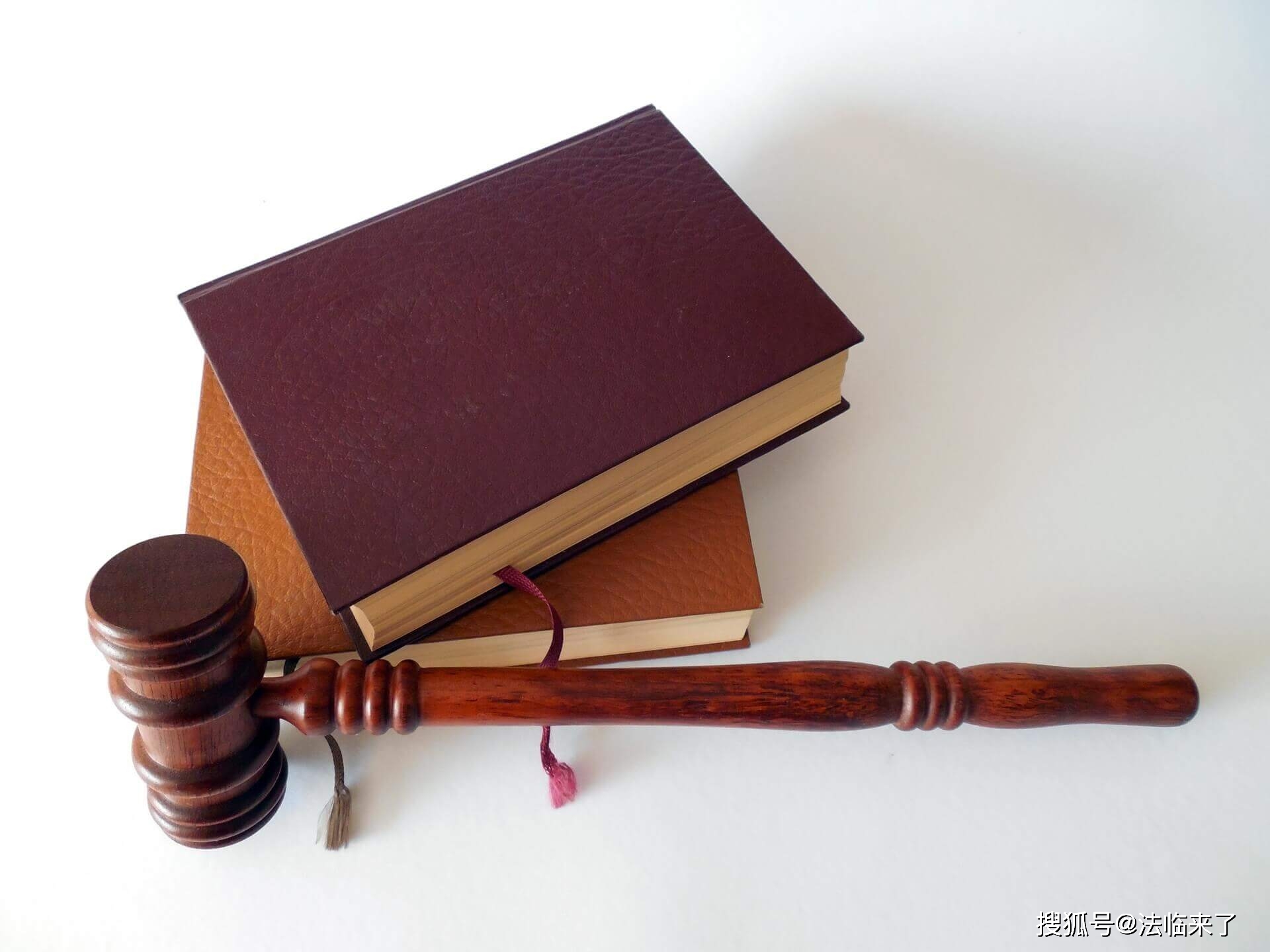 妻共同财产。注意搜集证据，必要时向法院申请诉讼保全，提起离婚诉讼。03抚养权争取的证据有孩子的夫妻离