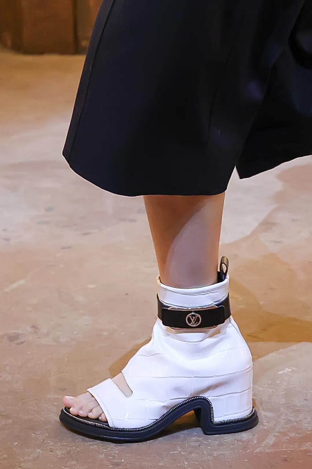 Vuitton 路易威登运1200盏华灯来上海办舞会,章子怡刘嘉玲舒淇全来了!