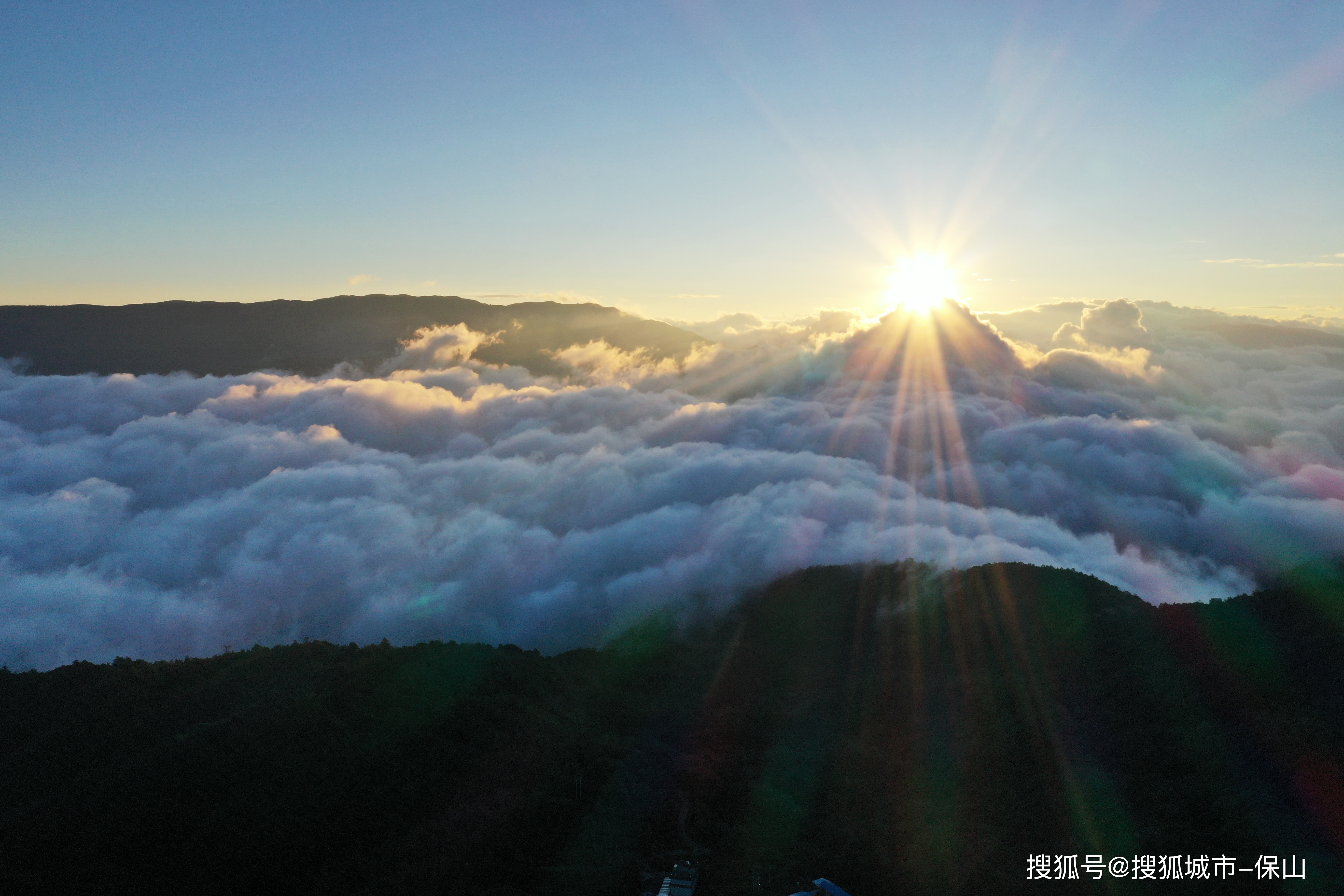 昌宁天堂山:看日出观云海赏百里长湖风光