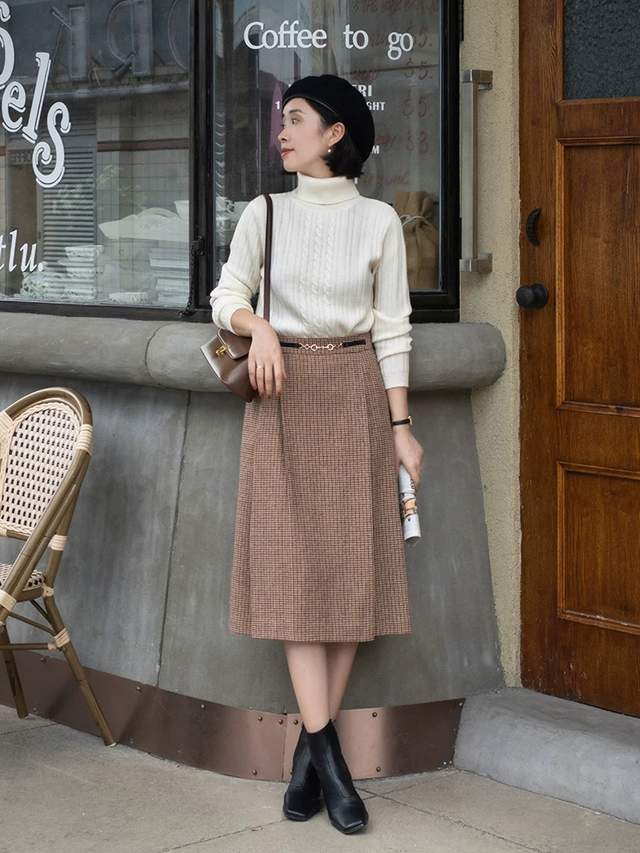 黑色 这才是毛衣的正确穿搭,简单优雅又减龄,轻松穿出20岁的感觉