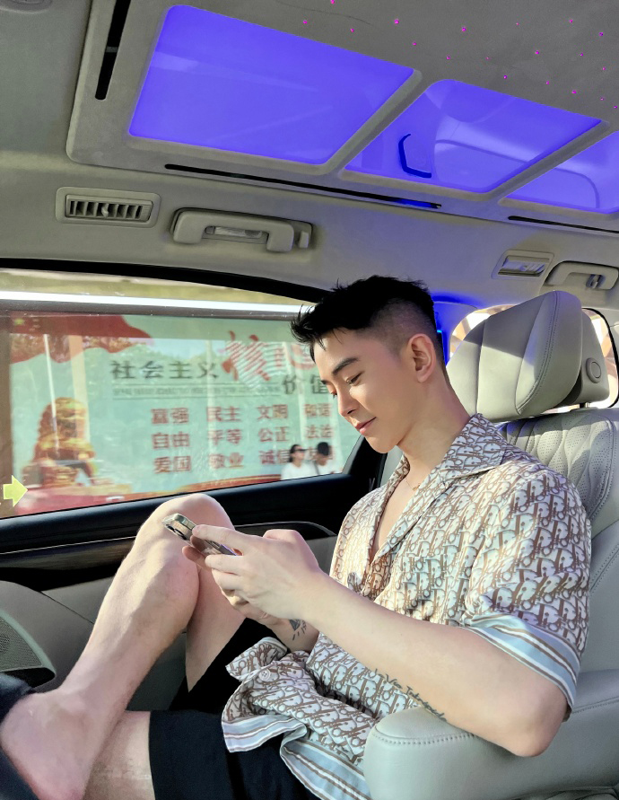 有顏有料的時尚達人，健身是一種熱愛，雕刻出來的腹肌稜角分明！ 健身減肥達人 第10张