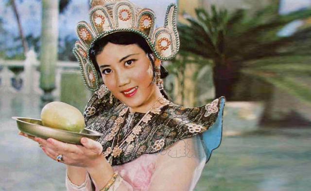 因为|李秀明近照 昔日当红女星 唐国强老搭档 如今65岁 女儿长得