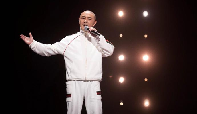 舞台|《追光吧！》初舞台口碑爆棚，2位惊艳，1位有争议，1位意难平