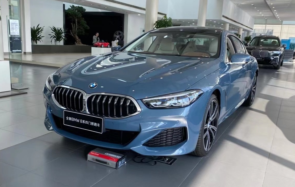 2022款bmw轿跑王者30t引擎四门五座气势汹汹对标rs7