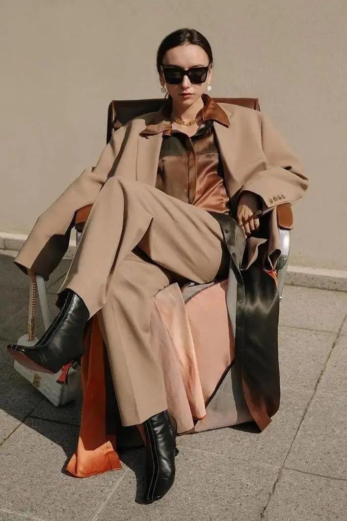 毛衣 比驼色更好穿，今年冬天“奶茶色”火了！