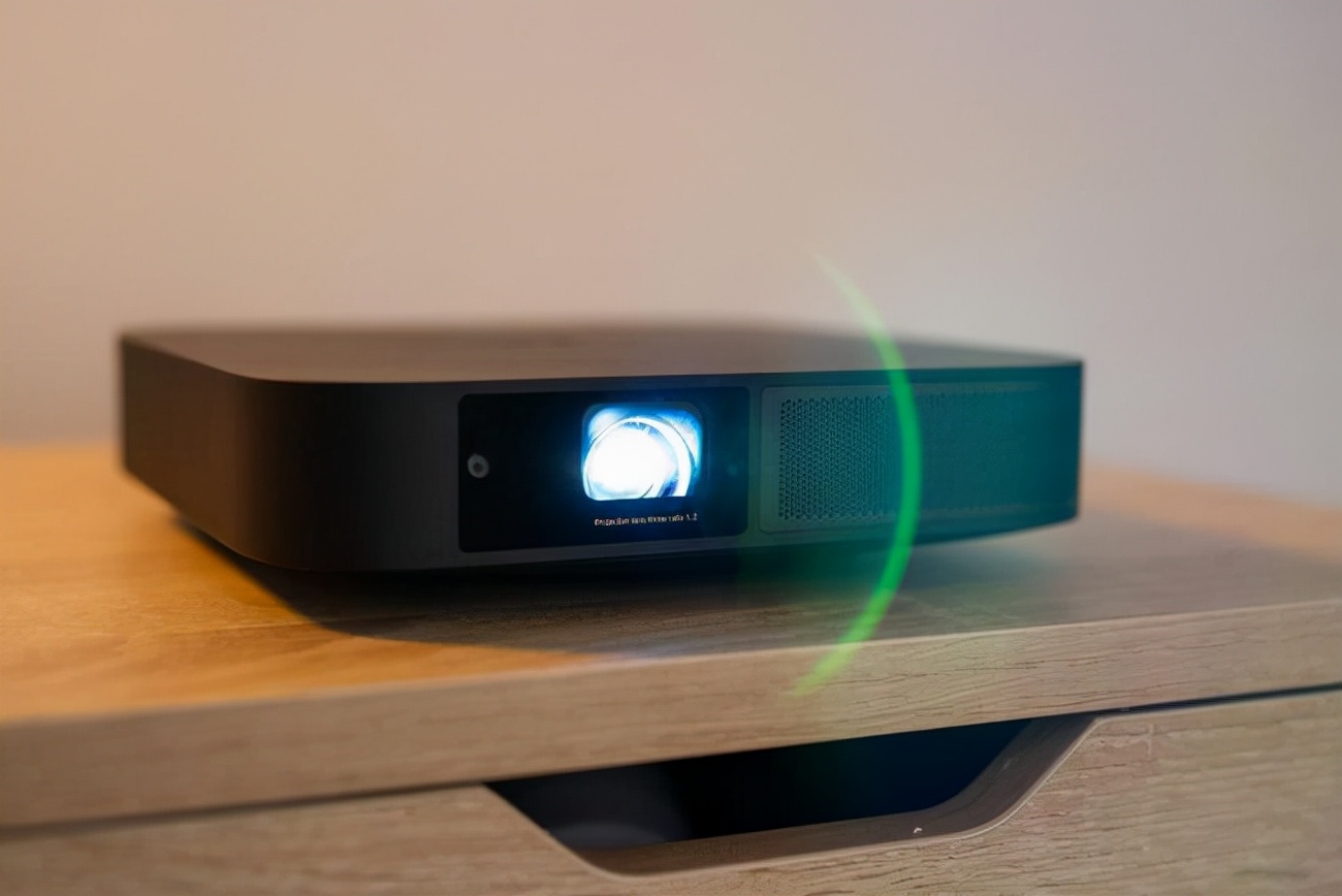 然后打开极米投影仪,调整投屏画面,连接wifi,然后手机打开极米app