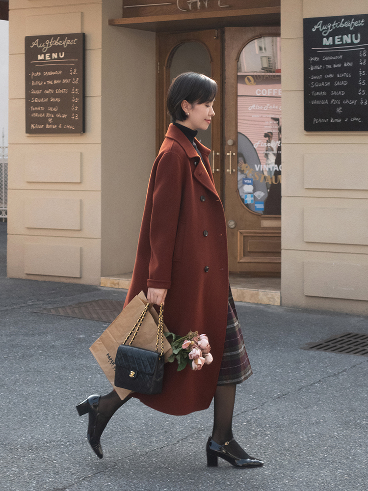 整体 这才是真正冬季穿搭指南,大衣搭配半身裙高级洋气,温柔又优雅