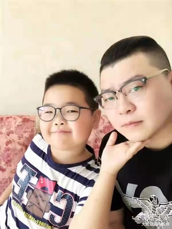 扮演者|《乡村爱情》中谢腾飞的扮演者曹桐睿晒自己13岁生日照 被网友戏称同比例长大