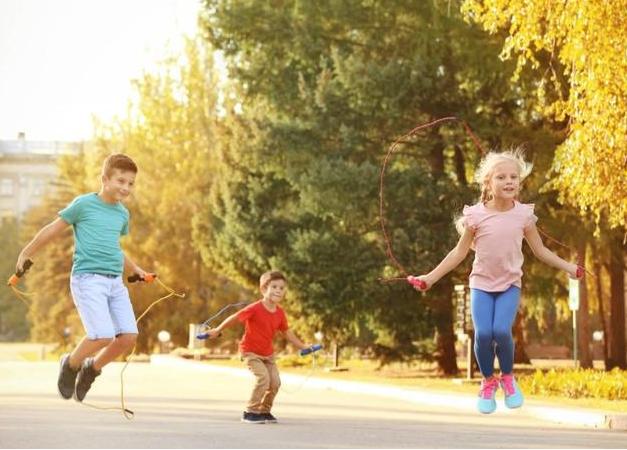 因为|父母都矮,女儿10岁162cm,儿科专家:做好4点青春期后还能长高3CM