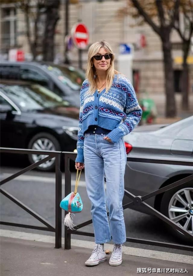 毛衣 毛衣已经过时了!瞧今年流行的这款“奶奶衫”,搭裙子裤子都很美