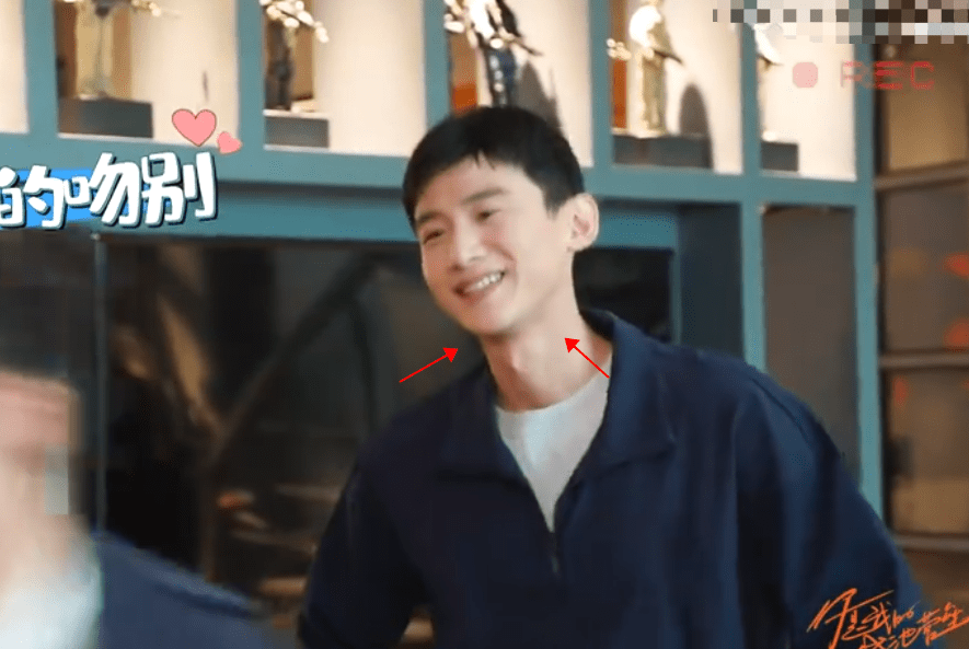 邢克垒|《城池营垒》吻戏花絮，马思纯主动吻别，白敬亭的小表情我酸了！