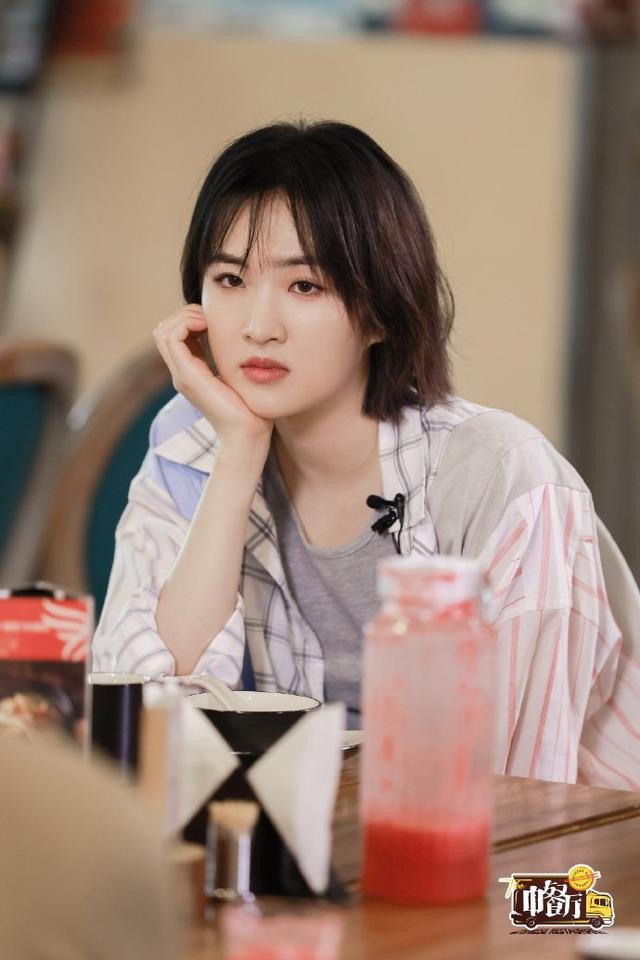 什么|庆祝姐姐回国，70个字写错三个，姚安娜蹭热度还是真关心？？