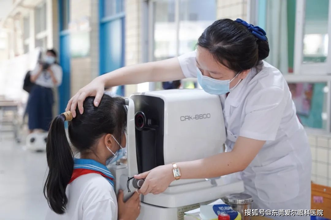 这些习惯让眼睛"抱憾终身"!_检查_视力_屈光