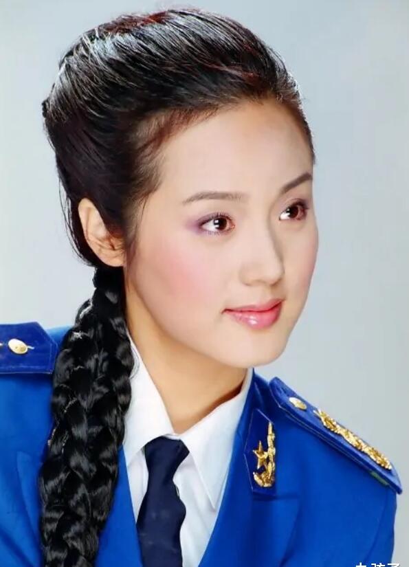 "国学形象大使"哈辉:嫁3婚大丈夫也幸福,儿女双全情系老公_杨柳_汉中