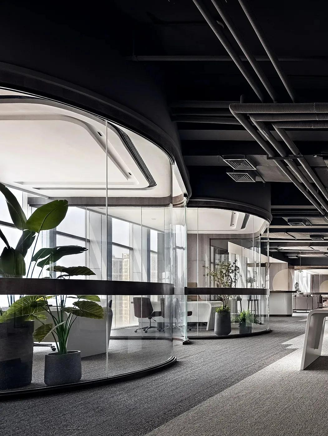 舒适自然的现代办公室装修,一种安静思考的心境_的设计_空间_建筑