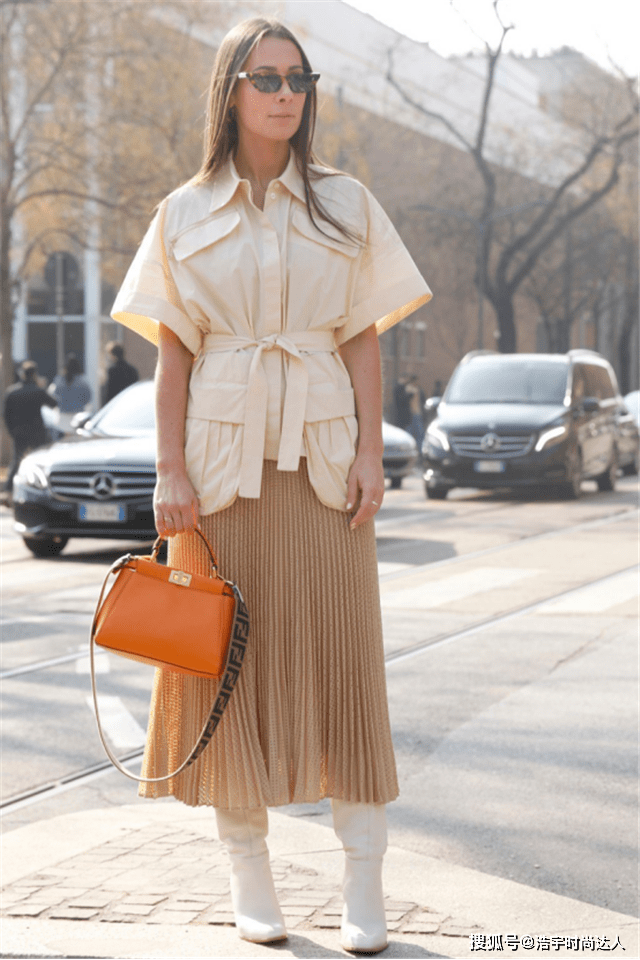 身材 女人过了50岁,别总想装嫩,多穿这5件“衣服”,减龄更显气质!