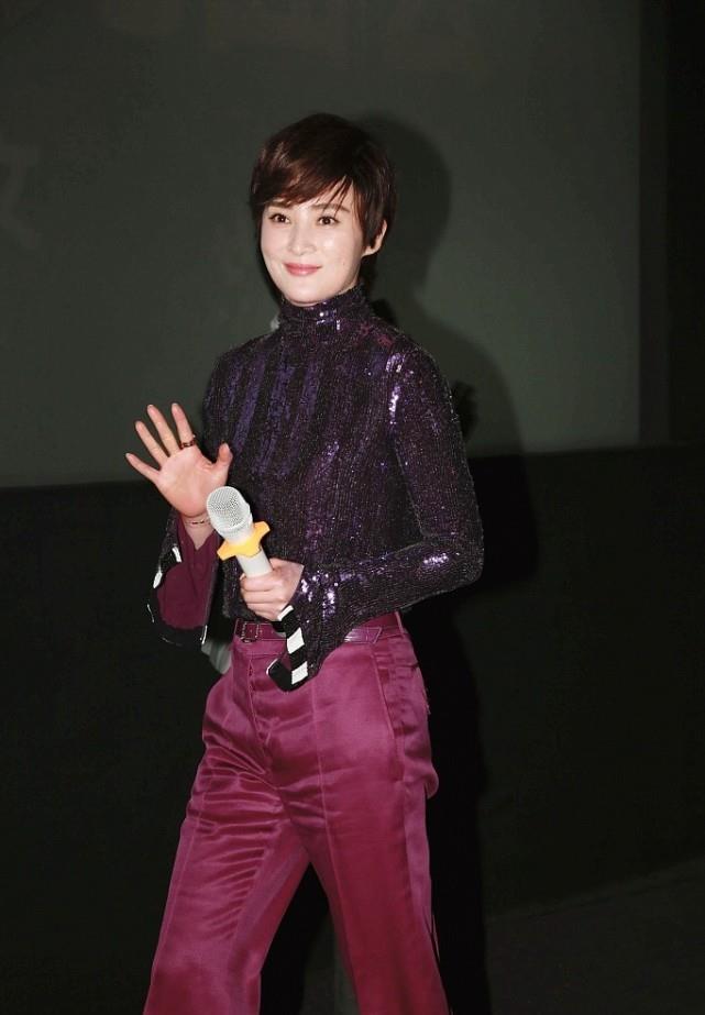 亮片 “亮片元素”的时尚你知道多少?学蒋勤勤的亮片造型,高级不庸俗