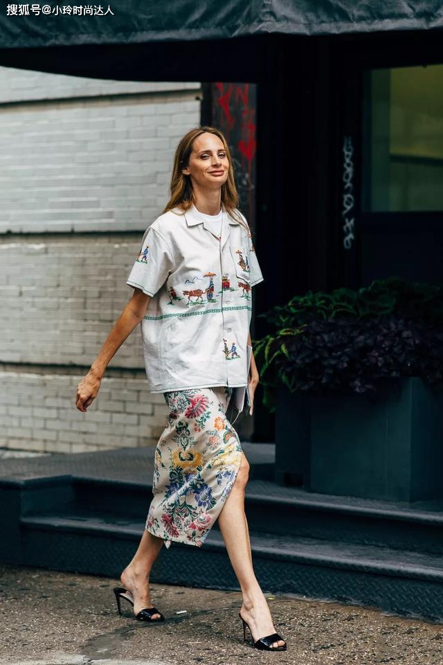 显得 会穿的女人都放弃白衬衫了，今年大火的“奶奶衫”，时髦又舒适！