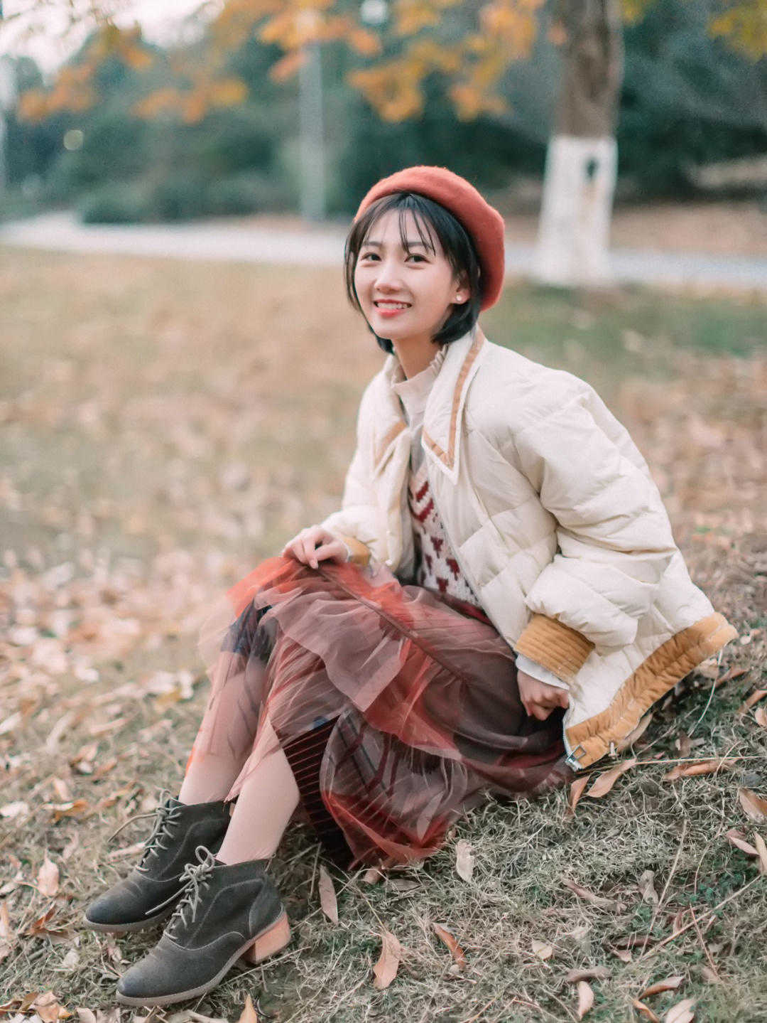 颜色 肉色打底裤怎么穿才不土气？试试这几种搭配方式，优雅显瘦又时髦