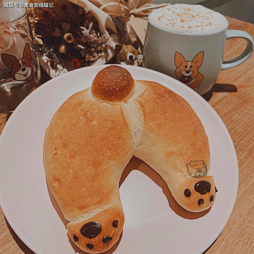 面包伪装成吐司的柯基犬和外观如柯基屁屁的面包，你喜欢哪个？