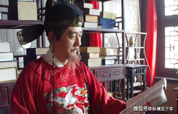 原创明朝最惨顾命大臣:被锦衣卫打得体无完肤,铁钉穿头而死