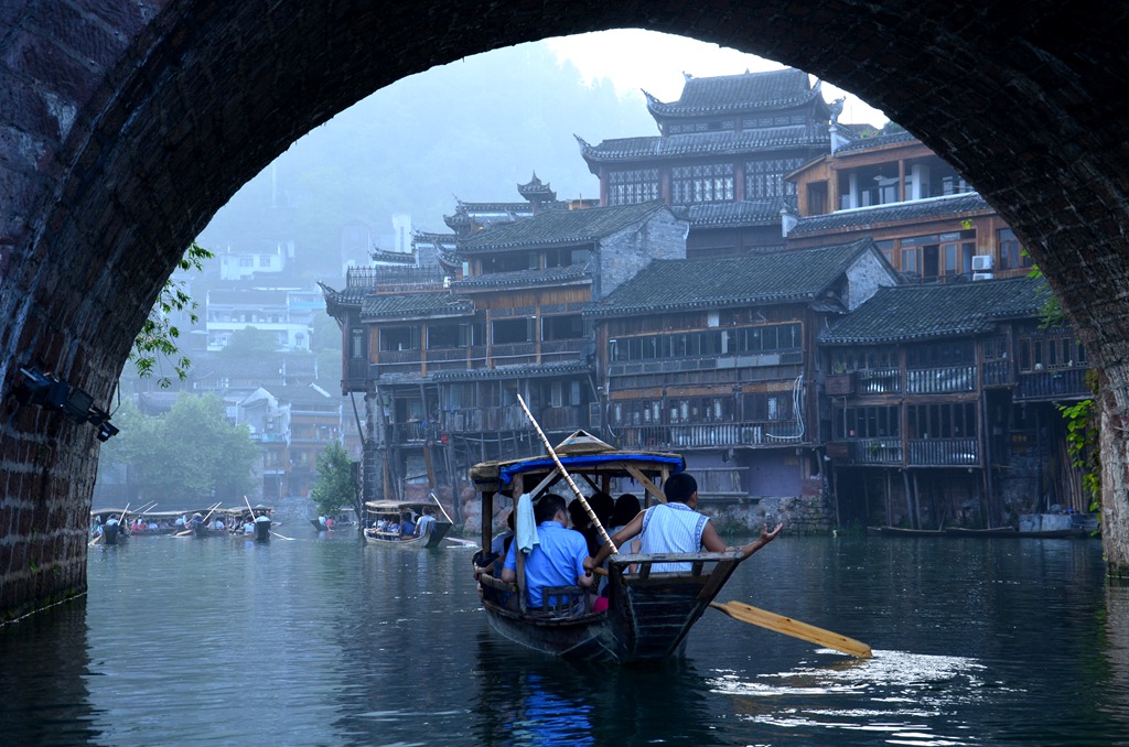 古镇|国内适合女人旅行的八大古镇，风景迷人，环境优美，你去过几个？