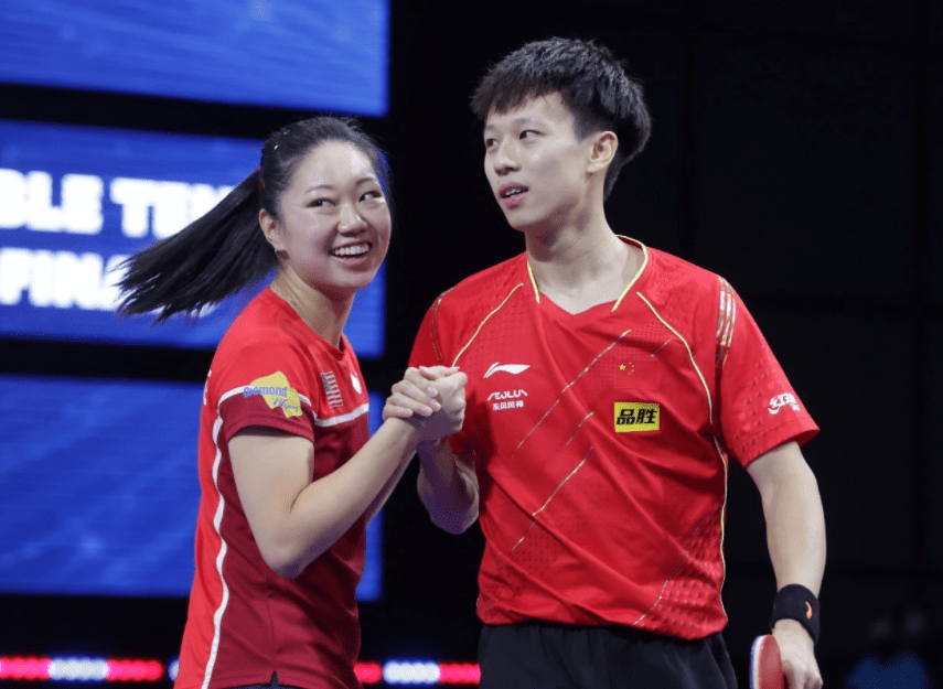 高远|感谢国乒搭档！美国队62年来首登领奖台，张安握手林高远说：激动