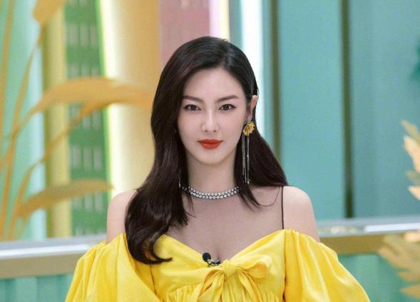张萌|这不是《乘风破浪的姐姐》！而是娱乐圈社交阶层的缩影
