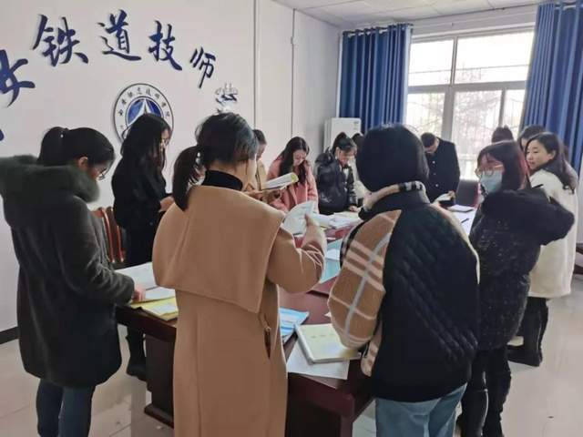 教学|来看看西安铁道技师学院“神仙打架”的教案评比现场