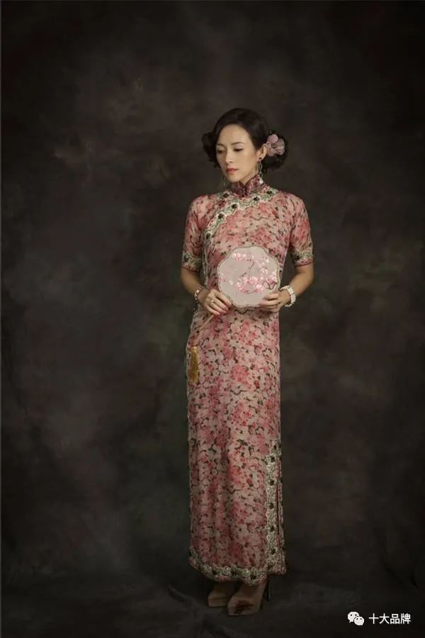 赵丽颖 女生永远可以相信旗袍 这些穿旗袍的女星?哪个最符合你的审美?