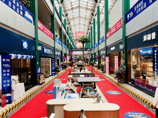 还没那么重视品牌的概念,原本的卖场已经成功蜕变为蓝景丽家大钟寺