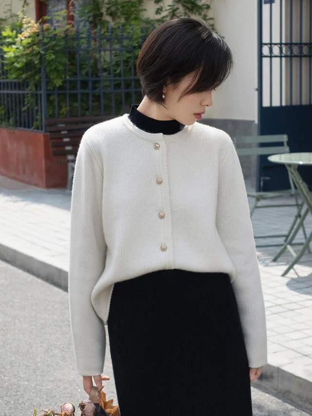黑色 步入中年后要学会的“针织衫”搭配，看这位博主就够了，chic优雅