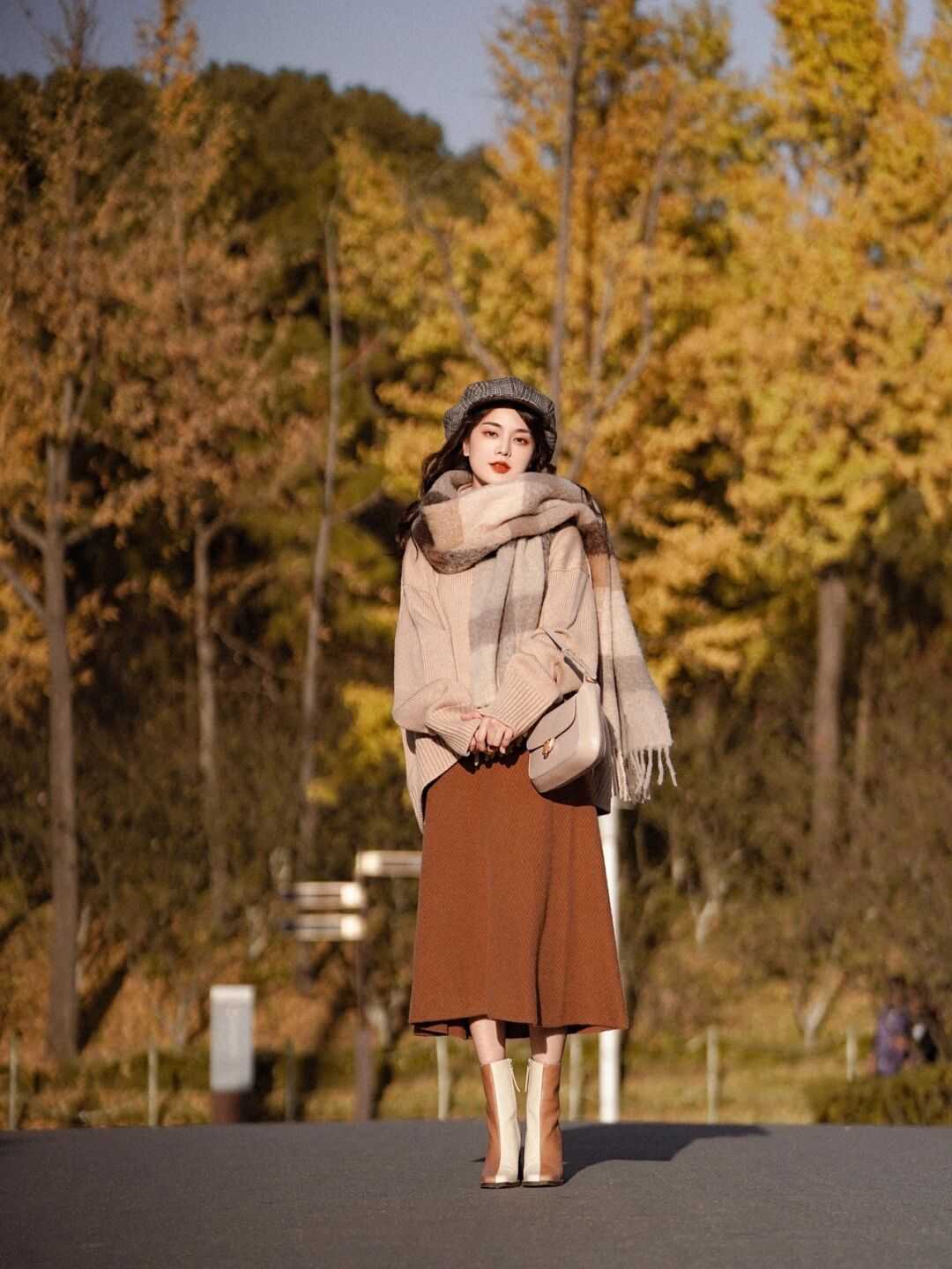 颜色 天冷了,为什么建议“毛衣搭配半身裙”,时髦精们的示范给你答案