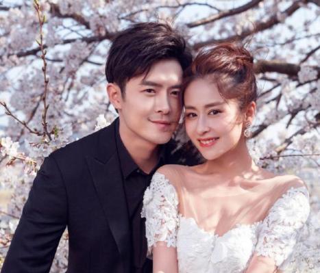 原创颖儿带父母孩子现身3岁女儿暴风长高家族聚餐却不见老公露面