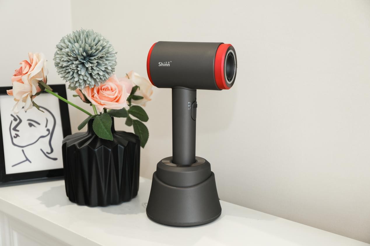 诗恩无线吹风机受邀参加《种草吧麻麻》,国潮实力引爆互联网名牌栏目